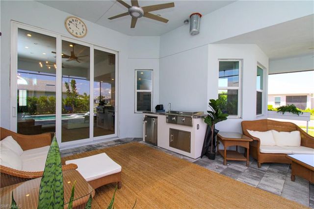 9241 Cayman DR, Naples, FL 34114