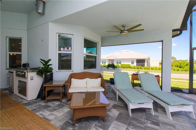 9241 Cayman DR, Naples, FL 34114