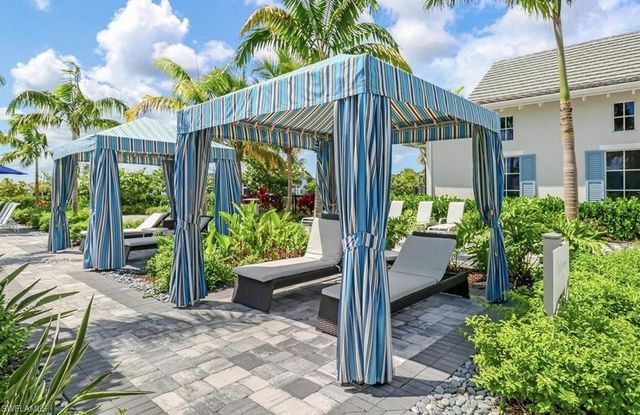 9241 Cayman DR, Naples, FL 34114