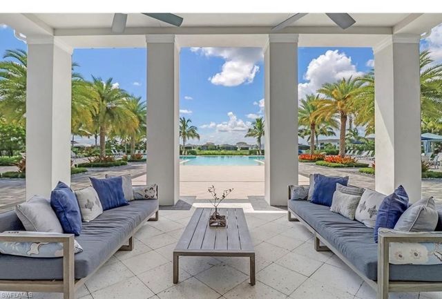 9241 Cayman DR, Naples, FL 34114