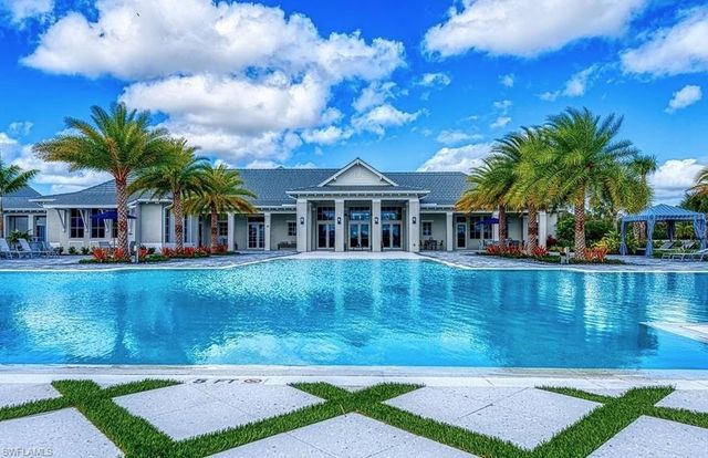 9241 Cayman DR, Naples, FL 34114