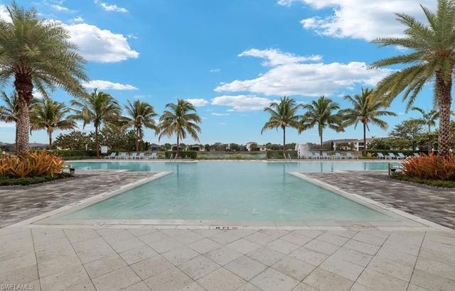 9241 Cayman DR, Naples, FL 34114