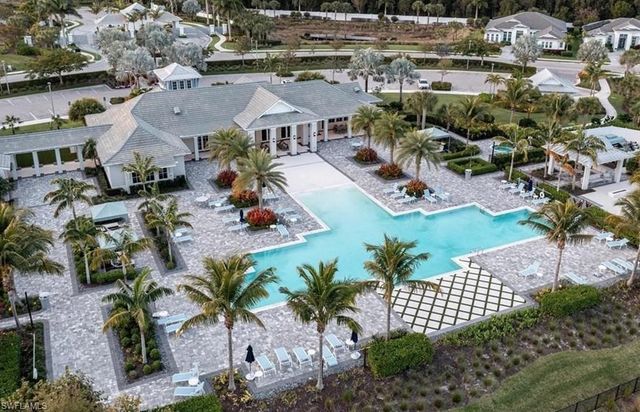 9241 Cayman DR, Naples, FL 34114