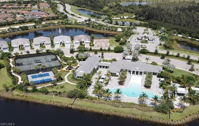 9241 Cayman DR, Naples, FL 34114