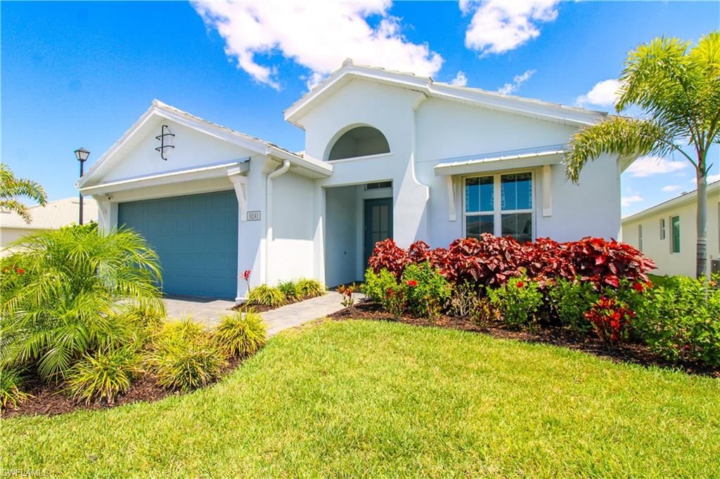 9241 Cayman DR, Naples, FL 34114