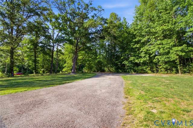8405 E Patrick Henry Rd, Ashland, VA 23005
