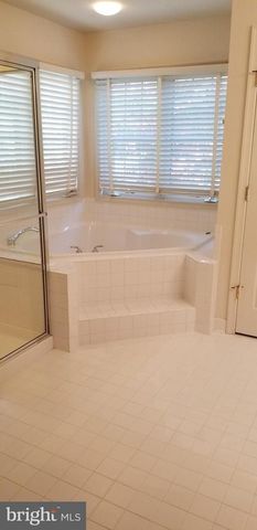 464 WINDING ROSE DR, Rockville, MD 20850