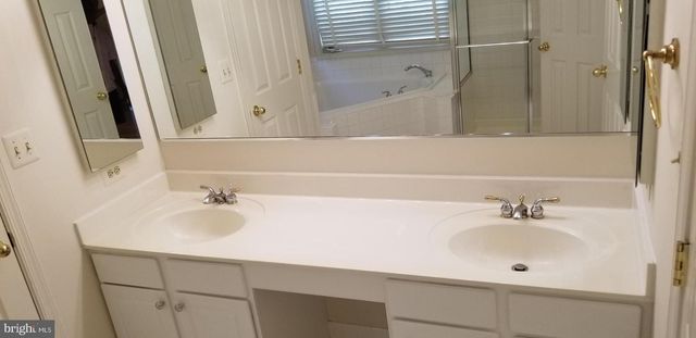 464 WINDING ROSE DR, Rockville, MD 20850