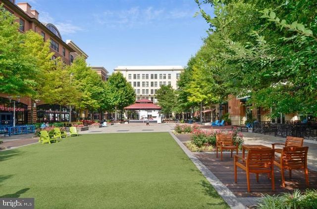 464 WINDING ROSE DR, Rockville, MD 20850