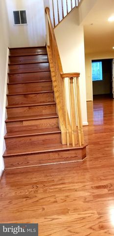 464 WINDING ROSE DR, Rockville, MD 20850