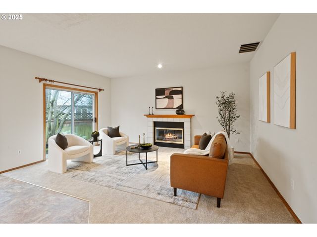 14390 CAMDEN Ln, Lake Oswego, OR 97035