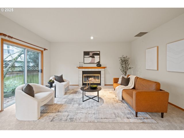 14390 CAMDEN Ln, Lake Oswego, OR 97035