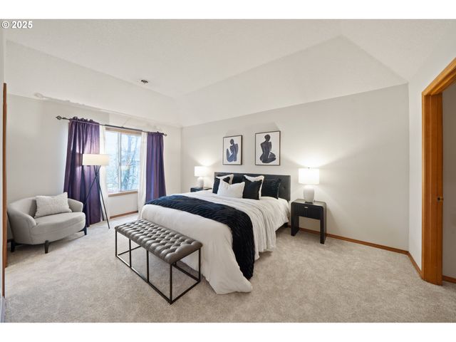 14390 CAMDEN Ln, Lake Oswego, OR 97035