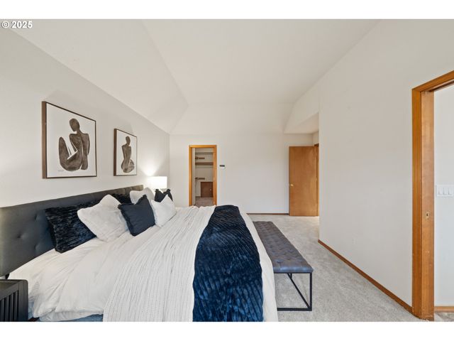 14390 CAMDEN Ln, Lake Oswego, OR 97035