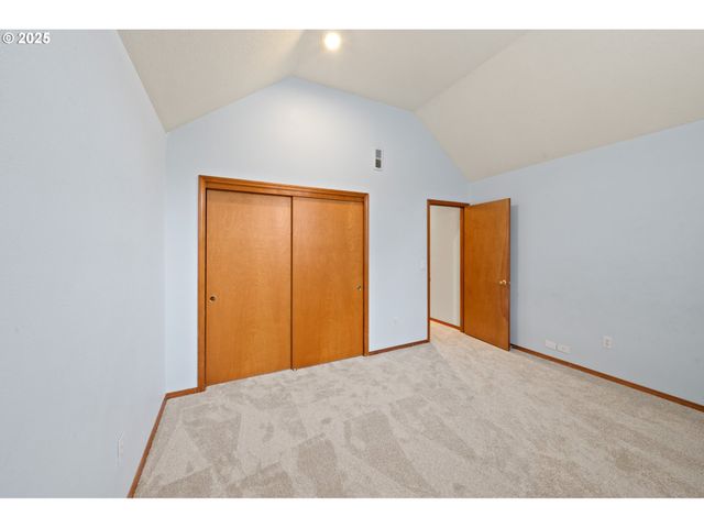 14390 CAMDEN Ln, Lake Oswego, OR 97035