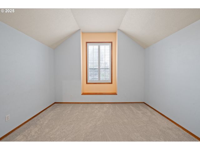 14390 CAMDEN Ln, Lake Oswego, OR 97035