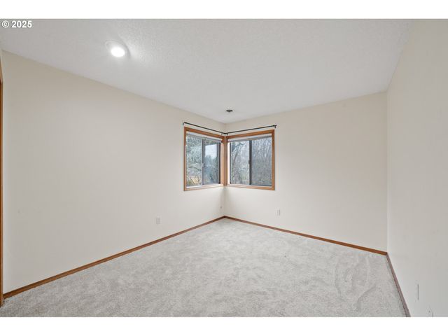 14390 CAMDEN Ln, Lake Oswego, OR 97035