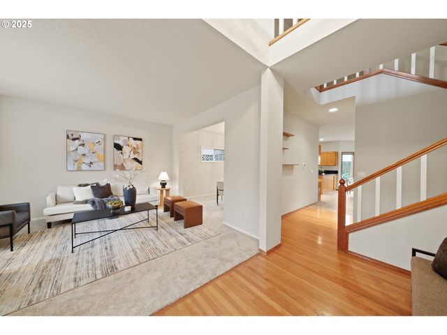 14390 CAMDEN Ln, Lake Oswego, OR 97035