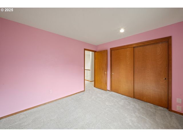 14390 CAMDEN Ln, Lake Oswego, OR 97035