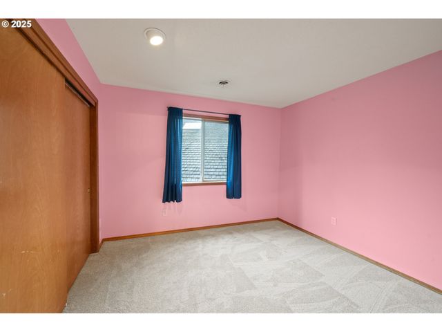 14390 CAMDEN Ln, Lake Oswego, OR 97035