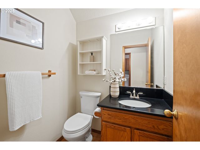 14390 CAMDEN Ln, Lake Oswego, OR 97035