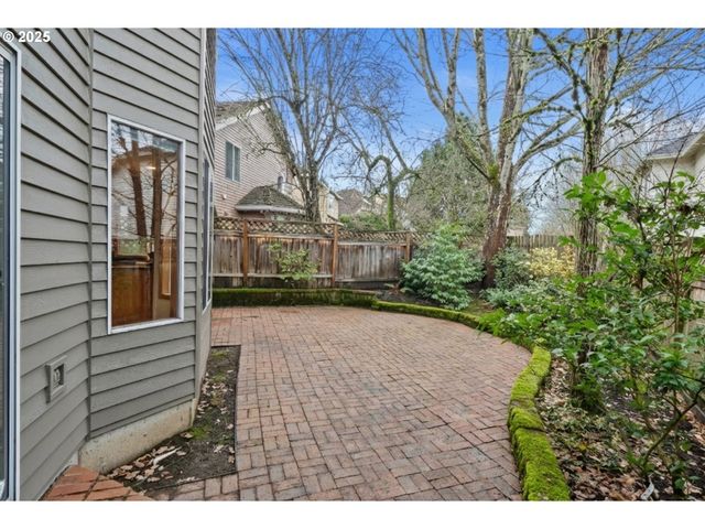 14390 CAMDEN Ln, Lake Oswego, OR 97035