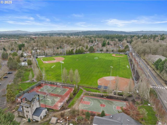 14390 CAMDEN Ln, Lake Oswego, OR 97035