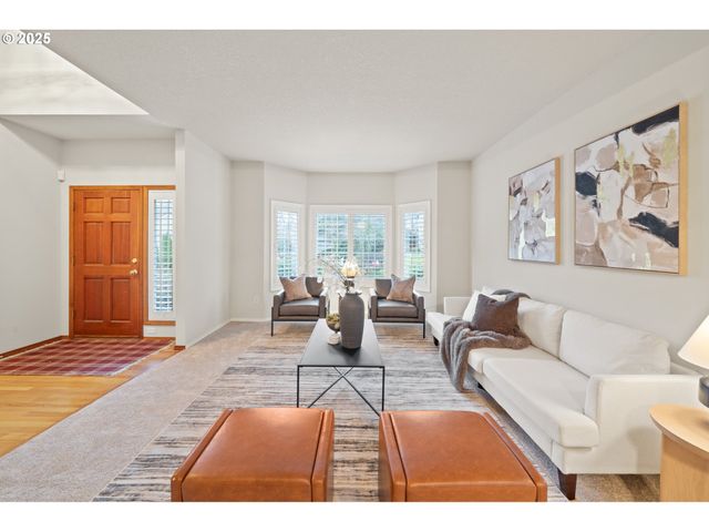 14390 CAMDEN Ln, Lake Oswego, OR 97035