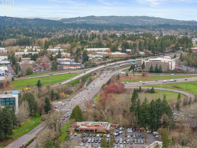 14390 CAMDEN Ln, Lake Oswego, OR 97035