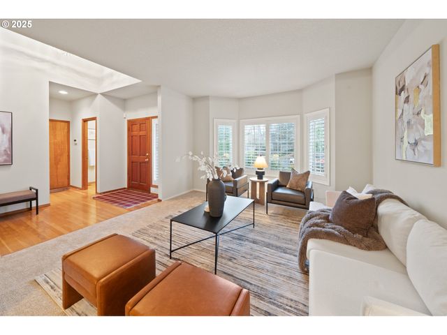 14390 CAMDEN Ln, Lake Oswego, OR 97035