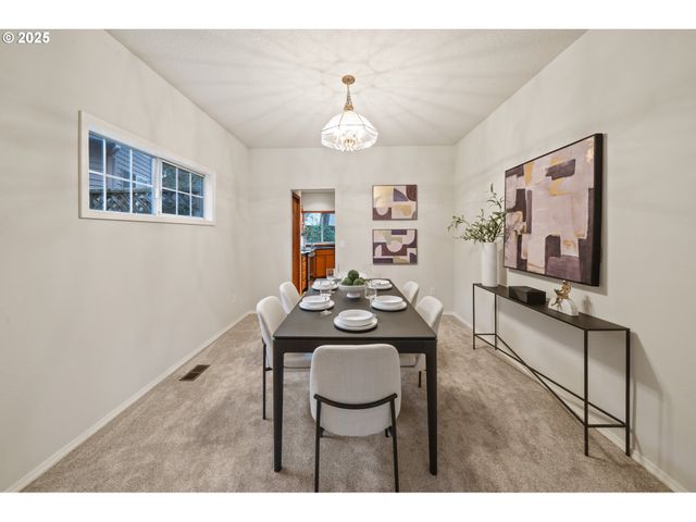 14390 CAMDEN Ln, Lake Oswego, OR 97035