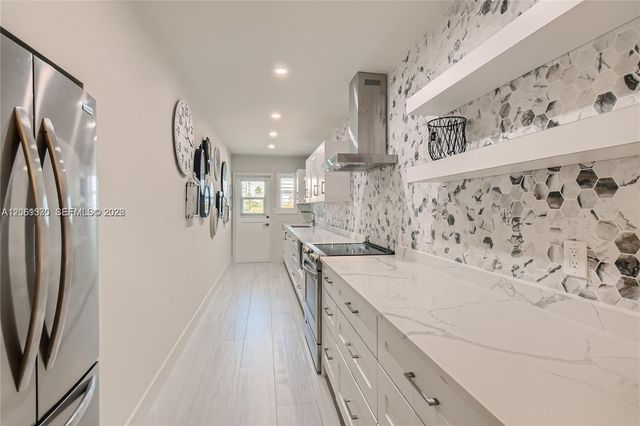 1504 S Surf Road 65, Hollywood, FL 33019
