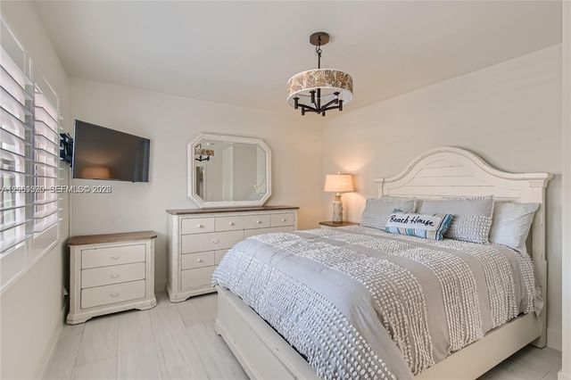 1504 S Surf Road 65, Hollywood, FL 33019