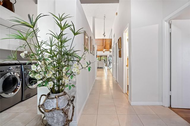 2669 S Parkview Dr, Hallandale Beach, FL 33009