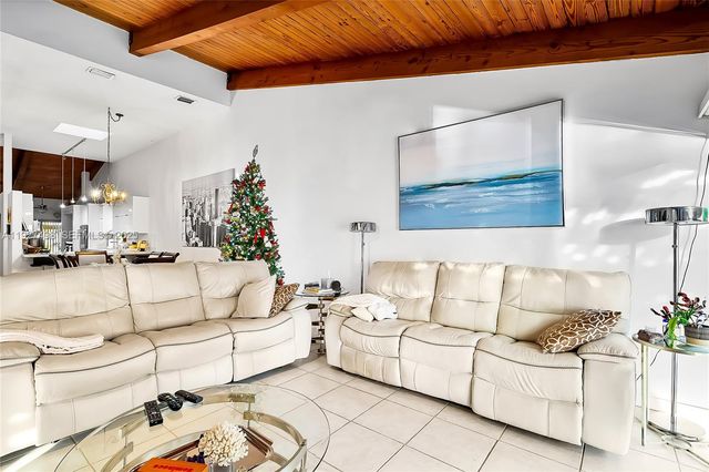 2669 S Parkview Dr, Hallandale Beach, FL 33009