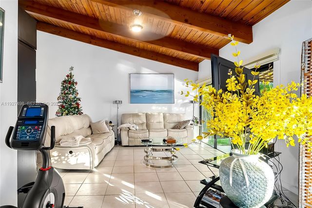 2669 S Parkview Dr, Hallandale Beach, FL 33009