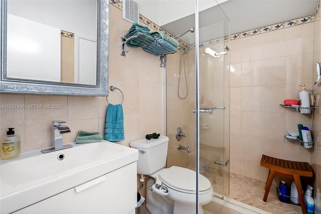 2669 S Parkview Dr, Hallandale Beach, FL 33009