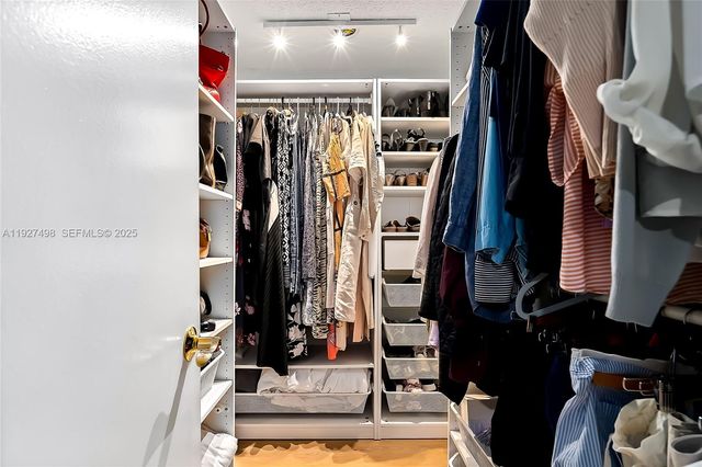 2669 S Parkview Dr, Hallandale Beach, FL 33009