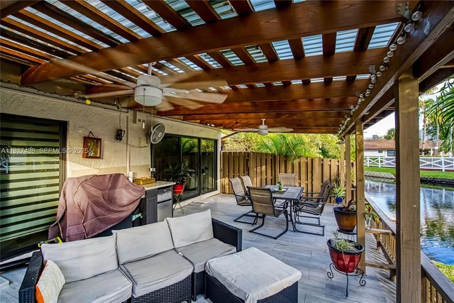 2669 S Parkview Dr, Hallandale Beach, FL 33009