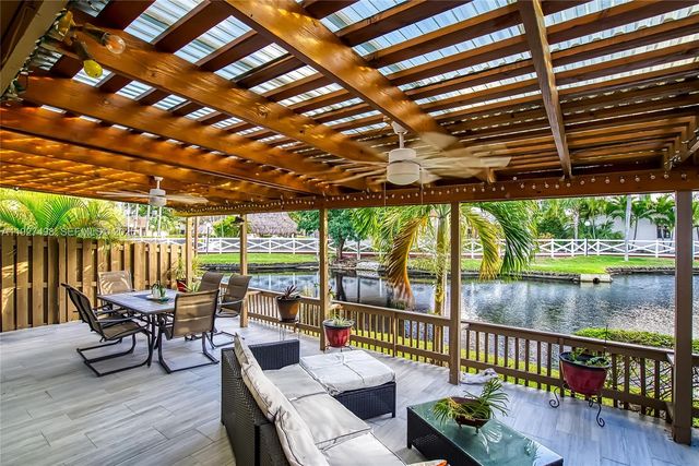 2669 S Parkview Dr, Hallandale Beach, FL 33009