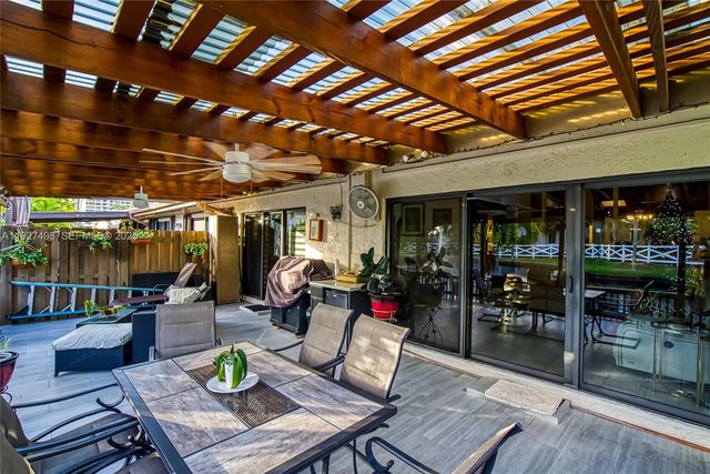 2669 S Parkview Dr, Hallandale Beach, FL 33009