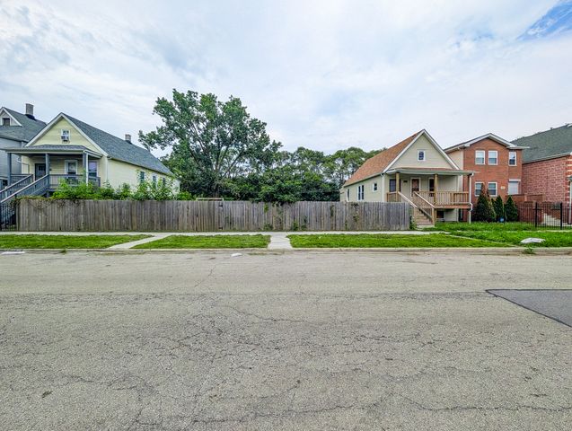 9415 S Burnside Avenue, Chicago, IL 60619