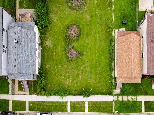 9415 S Burnside Avenue, Chicago, IL 60619