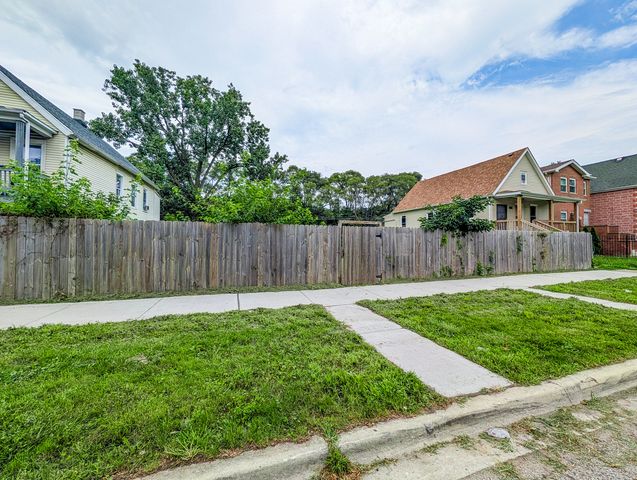 9415 S Burnside Avenue, Chicago, IL 60619