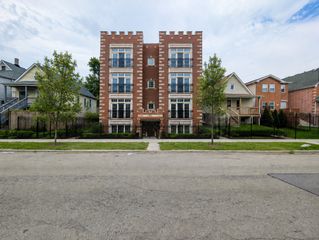 9415 S Burnside Avenue, Chicago, IL 60619