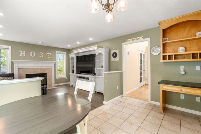 10 Gannett Way, Hopedale, MA 01747