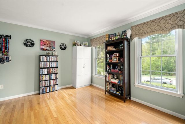 10 Gannett Way, Hopedale, MA 01747