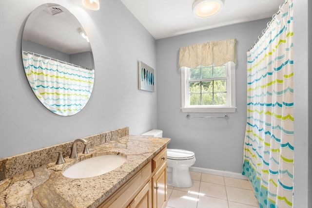 10 Gannett Way, Hopedale, MA 01747