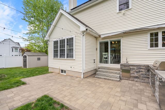 10 Gannett Way, Hopedale, MA 01747