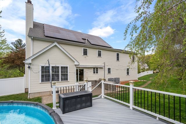 10 Gannett Way, Hopedale, MA 01747